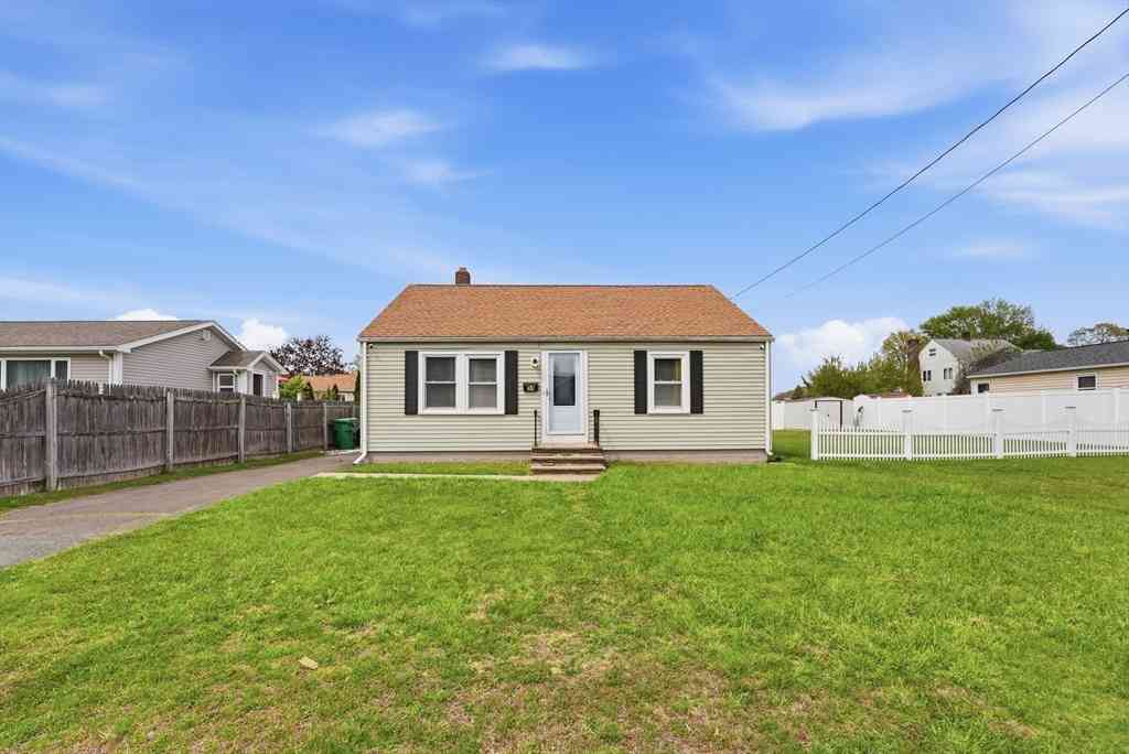 Homes For Sale - 54 Shaw Park Ave<br/> Chicopee, MA 01013