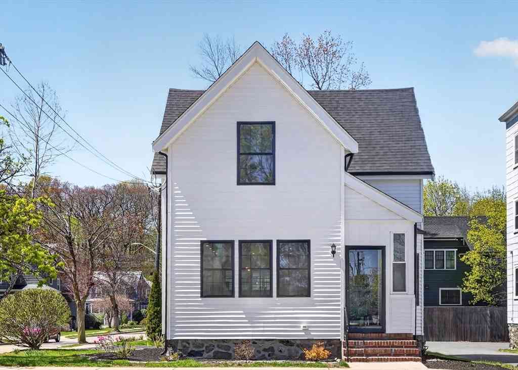Homes For Sale - 1078 Main St<br/> Melrose, MA 02176
