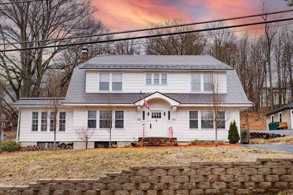 Homes For Sale - 224 Blossom St<br/> Worcester County, Fitchburg, MA 01420