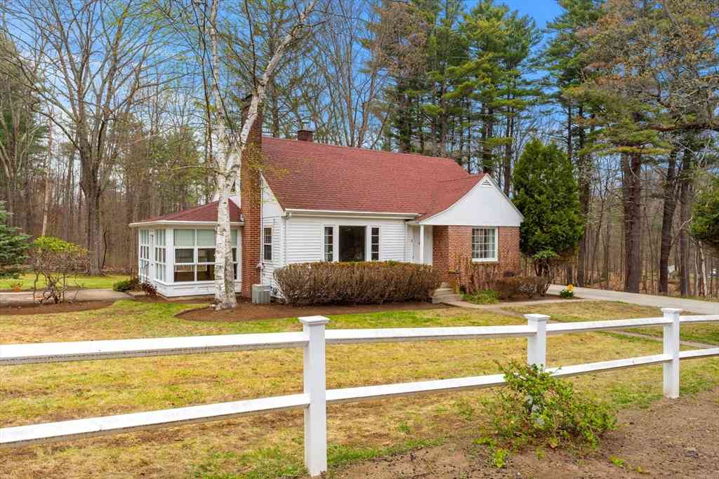 Homes For Sale - 6 W Shore Rd<br/> Merrimac, MA 01860