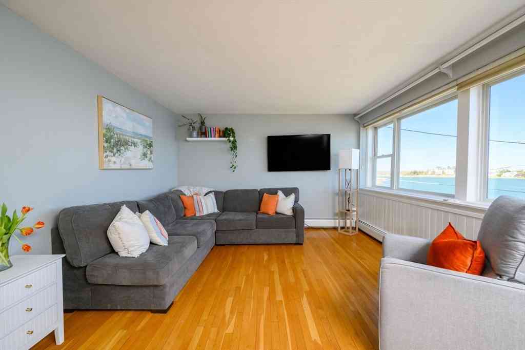 Condo For Sale - 7 Dorchester St #3<br/> Norfolk County, Quincy, MA 02171