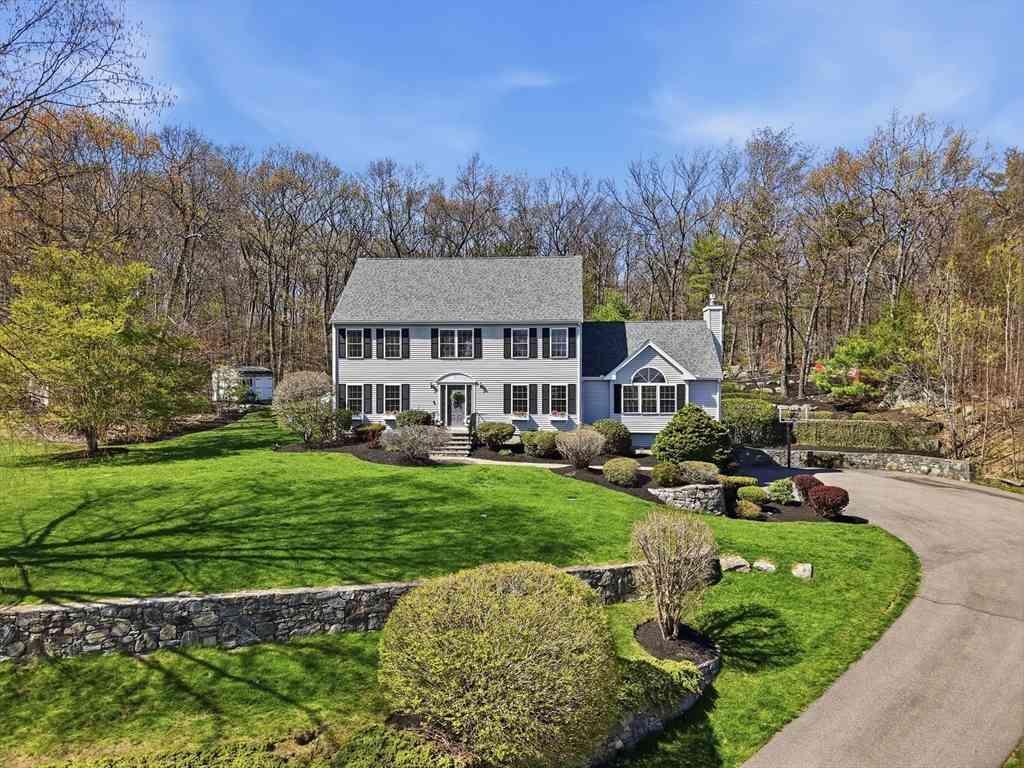 Homes For Sale - 12 Riffles Lane<br/> Middlesex County, Hudson, MA 01749