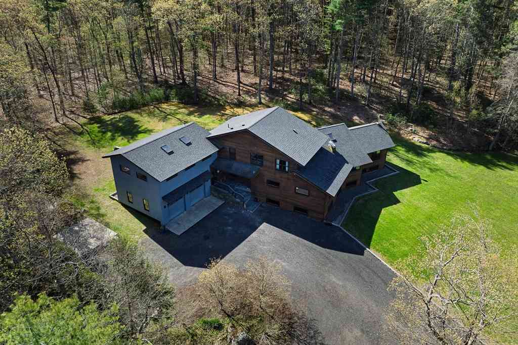 Homes For Sale - 555 Coles Meadow Rd<br/> Northampton, MA 01060