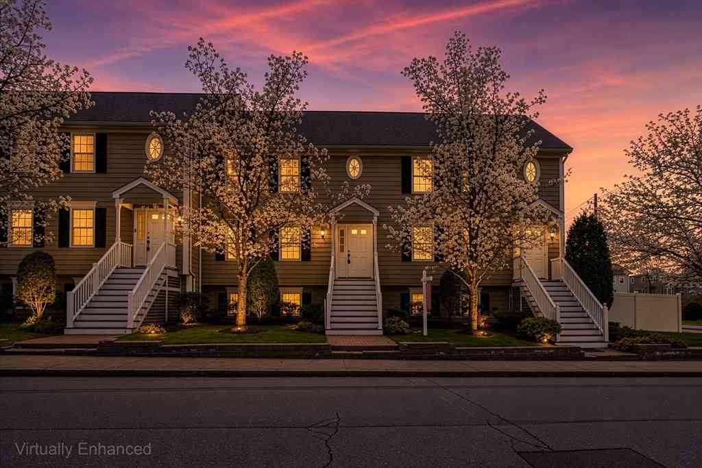 Condo For Sale - 30 Russell St #5<br/> Waltham, MA 02453