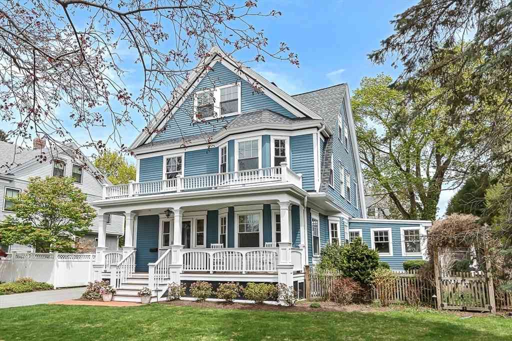 Homes For Sale - 15 Yale St<br/> Winchester, MA 01890