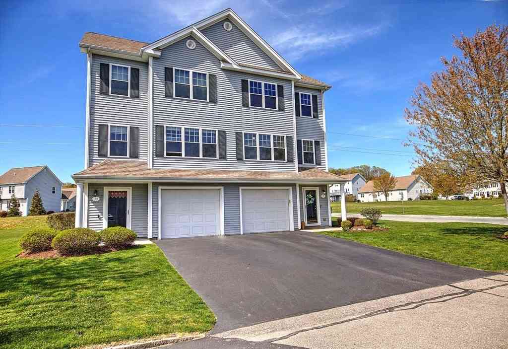 Condo For Sale - 31 Streamview #31<br/> Cumberland, RI 02864