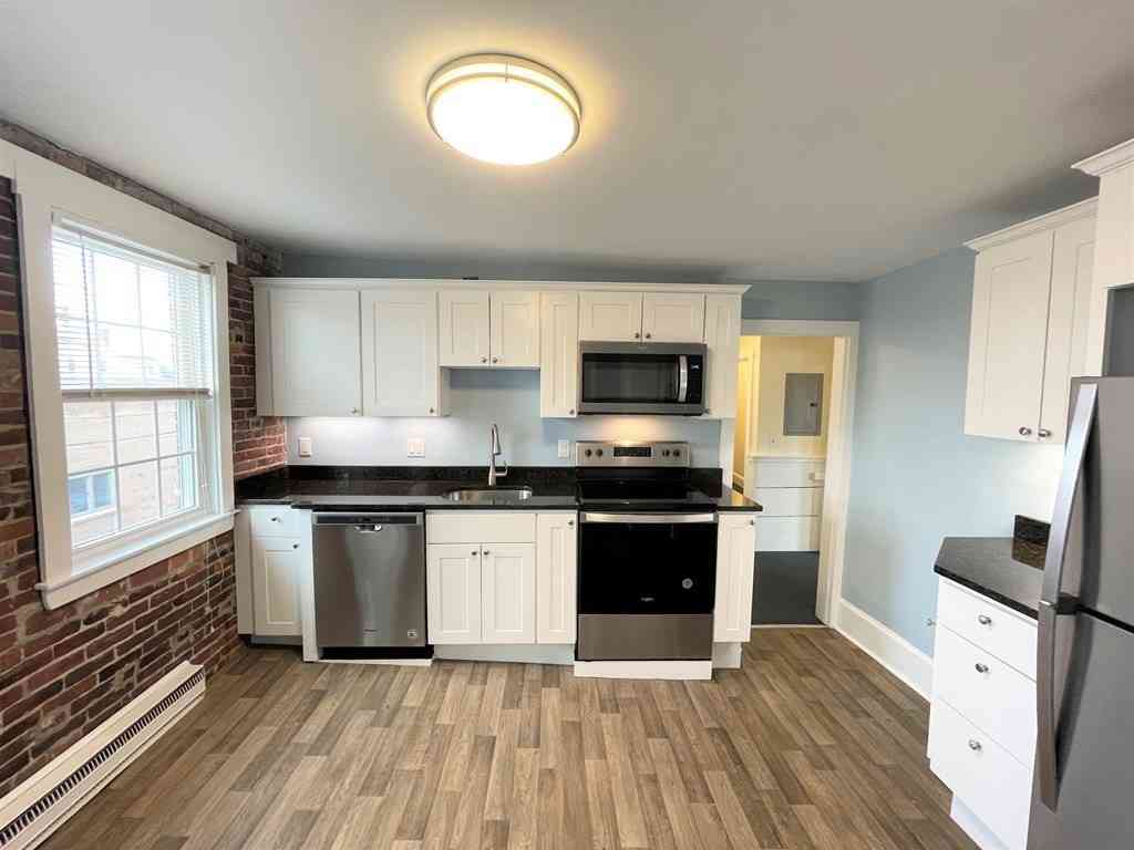 Apartment For Rent - 12 Essex Street #5<br/> Andover, MA 01810