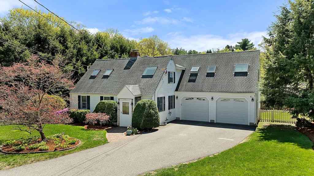 Homes For Sale - 4 Rolling Lane<br/> Natick, MA 01760