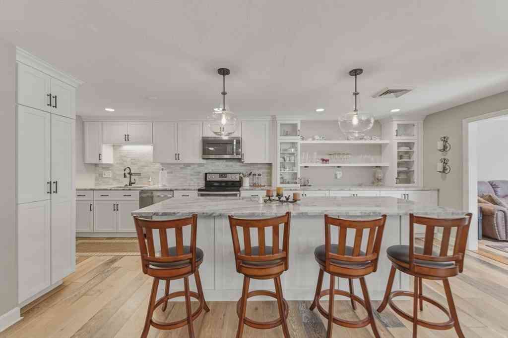 Condo For Sale - 402 Ridgefield Cir #D<br/> Clinton, MA 01510