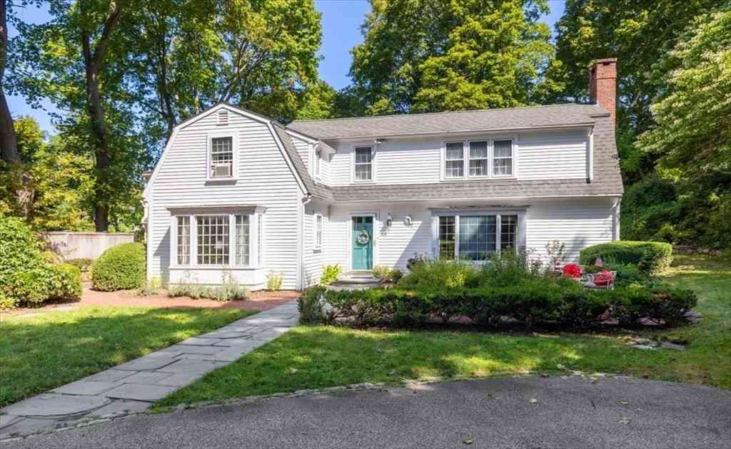 Homes For Sale - 102 Central St<br/> Hingham, MA 02043