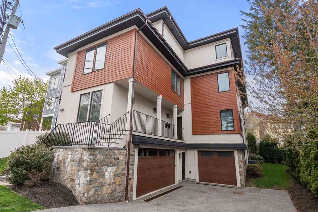 Condo For Sale - 805 Heath St #2<br/> Brookline, MA 02467
