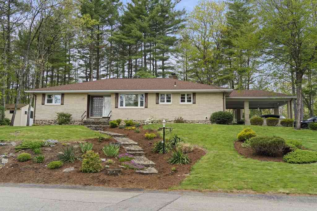 Homes For Sale - 100 Cole Ave<br/> Worcester County, Southbridge, MA 01550