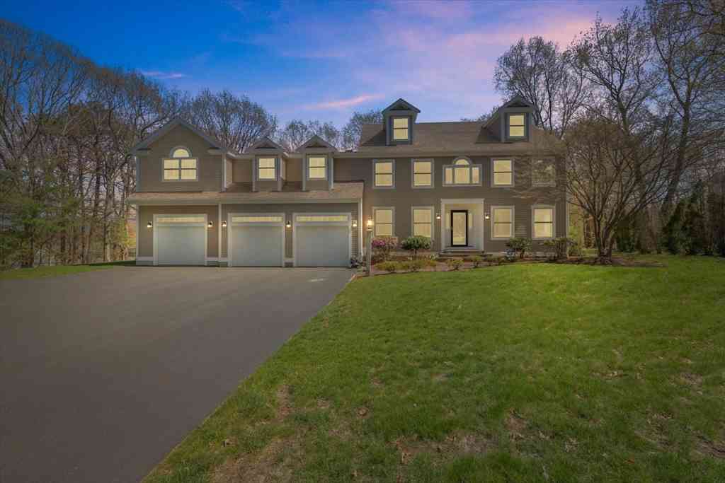 Homes For Sale - 10 Fatima Dr<br/> Middlesex County, Ashland, MA 01721