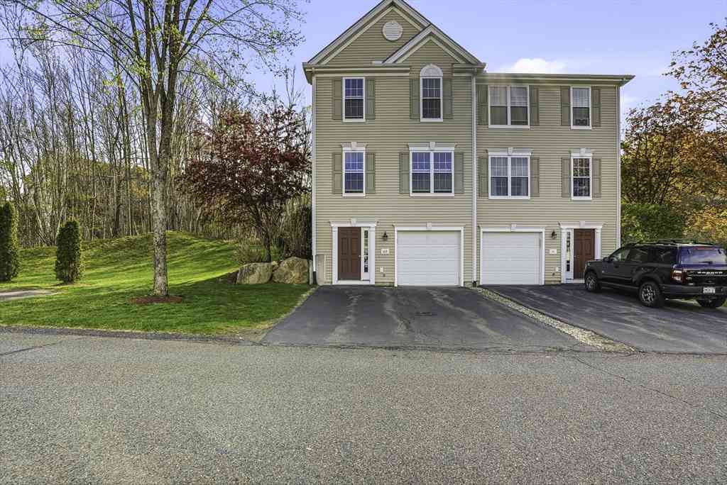 Condo For Sale - 69 Buttercup Ln #69<br/> Worcester County, Grafton, MA 01560