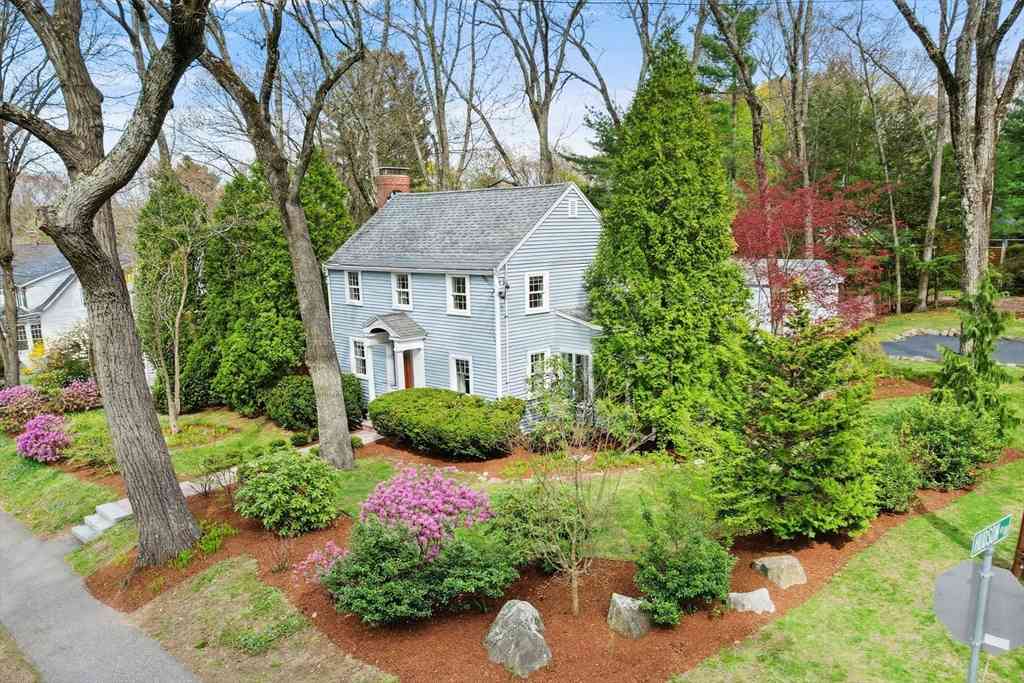 Homes For Sale - 40 Spring Street<br/> Middlesex County, Lexington, MA 02421