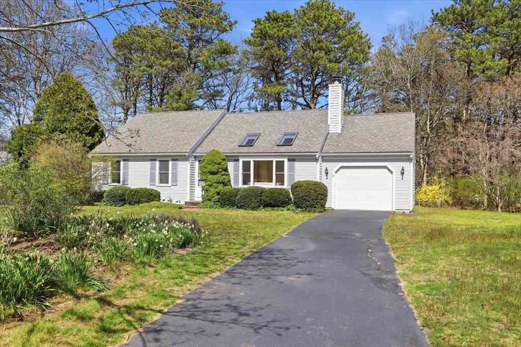 Homes For Sale - 10 Skipjack Ln<br/> Barnstable, MA 02601