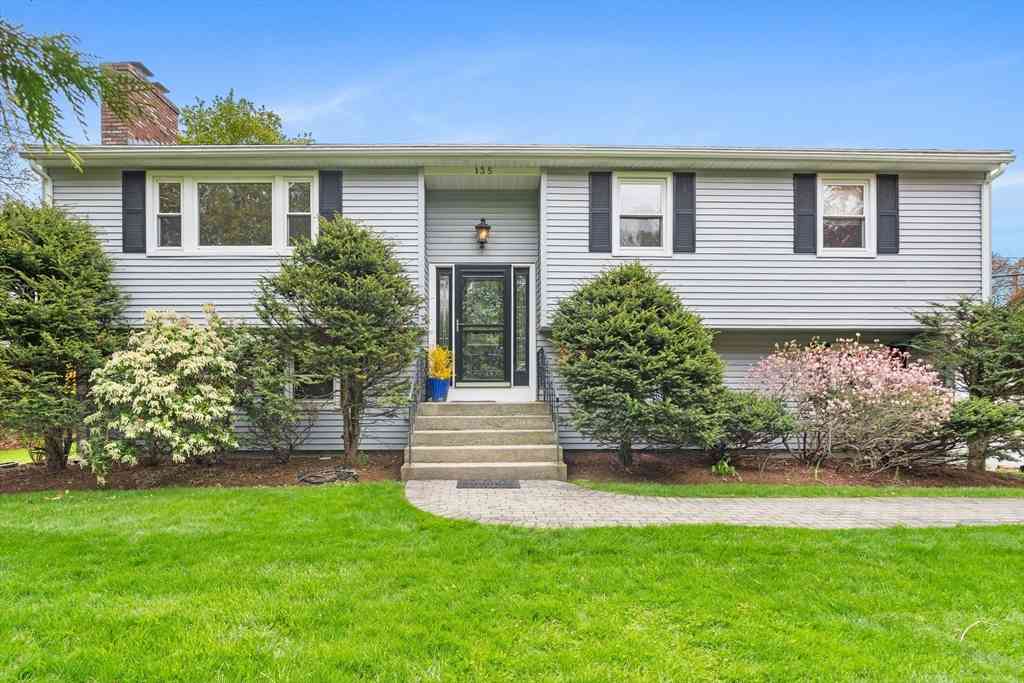 Homes For Sale - 135 Forest Avenue<br/> Middlesex County, Hudson, MA 01749