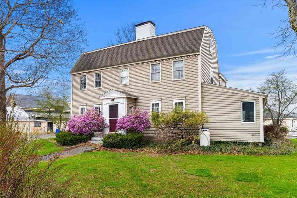 Homes For Sale - 11 Union Pl<br/> Newburyport, MA 01950