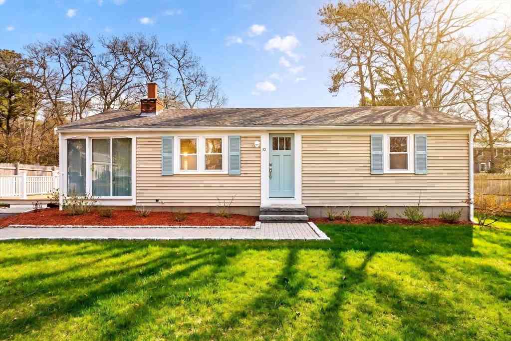 Homes For Sale - 10 Danielle Dr<br/> Barnstable County, Dennis, MA 02660