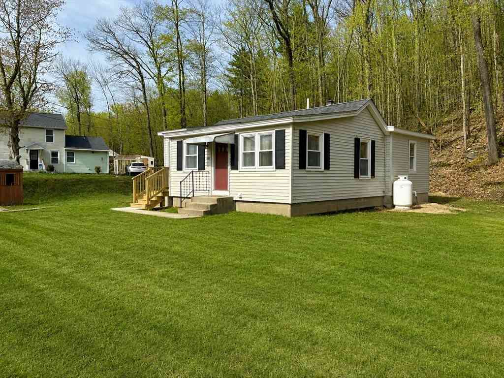 Homes For Sale - 266 Petersham Rd<br/> Worcester County, Athol, MA 01331