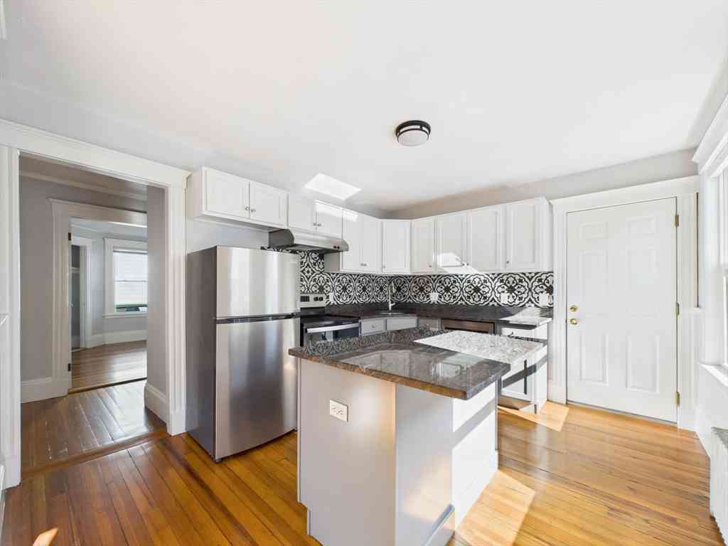 Apartment For Rent - 6 Hancock St #1<br/> Salem, MA 01970