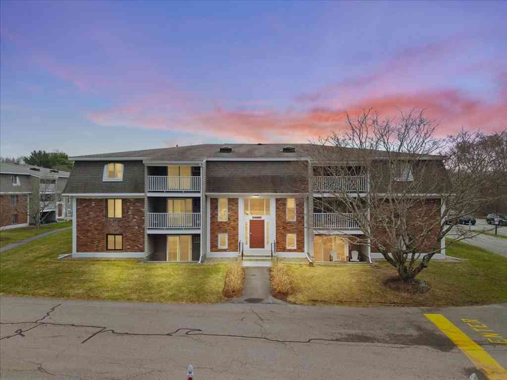 Condo For Sale - 220 Bedford St #11<br/> Bridgewater, MA 02324