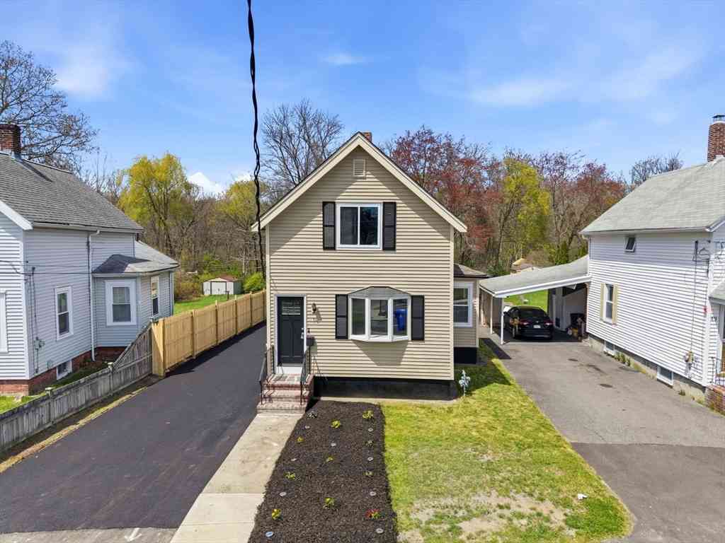 Homes For Sale - 51 Shores St<br/> Taunton, MA 02780