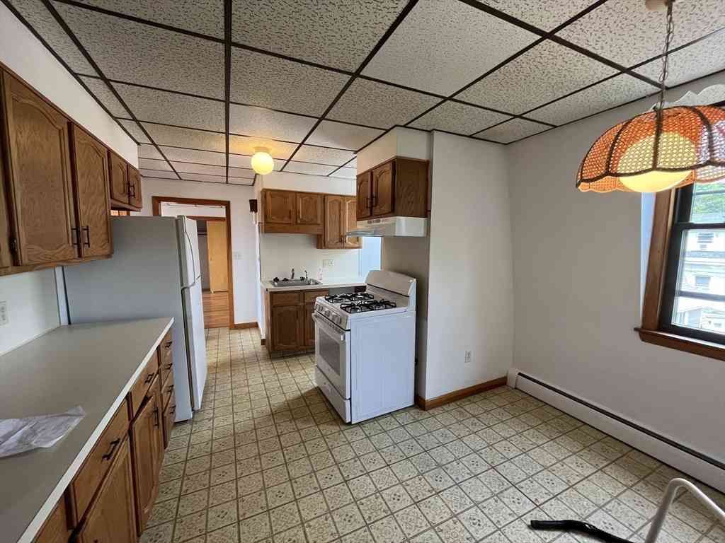 Apartment For Rent - 31 Corey St #3<br/> Everett, MA 02149