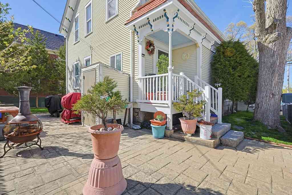 Homes For Sale - 391 Middle St<br/> Fall River, MA 02724