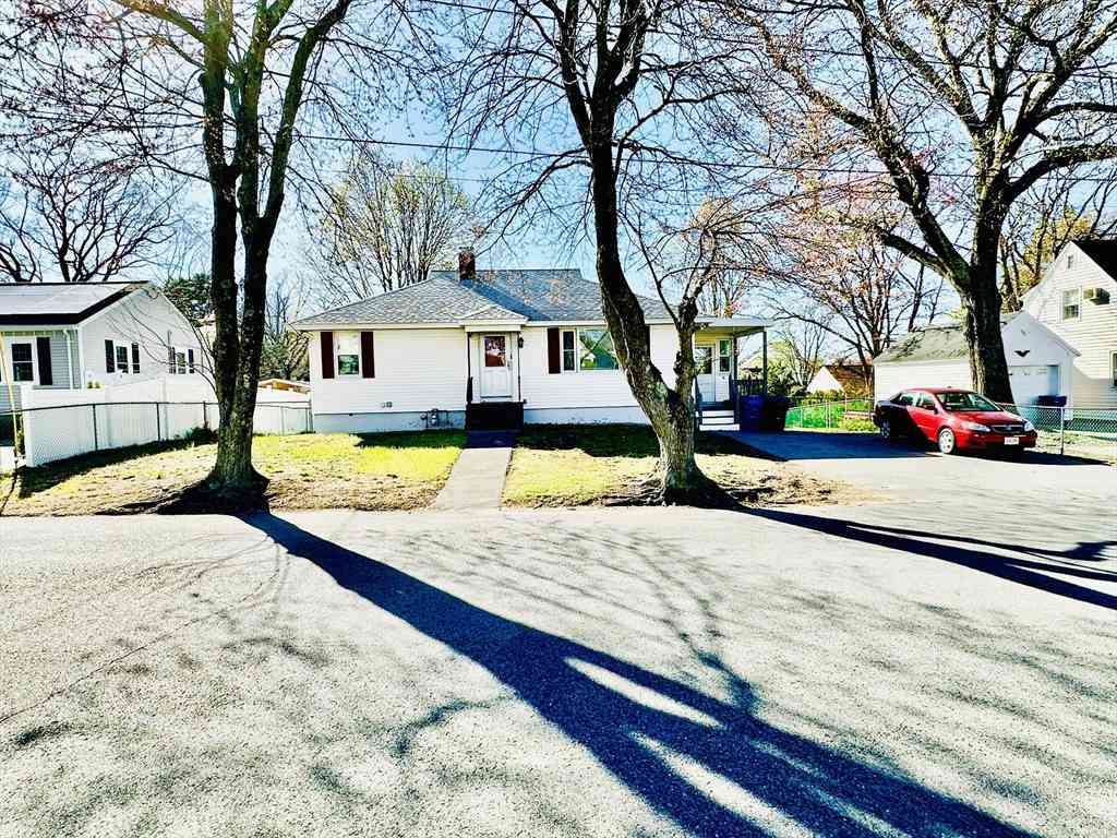 Homes For Sale - 18 Cabot Rd<br/> Lawrence, MA 01843