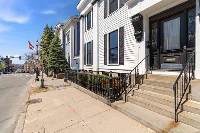 Homes For Sale - 512 East Broadway<br/> Boston, MA 02127