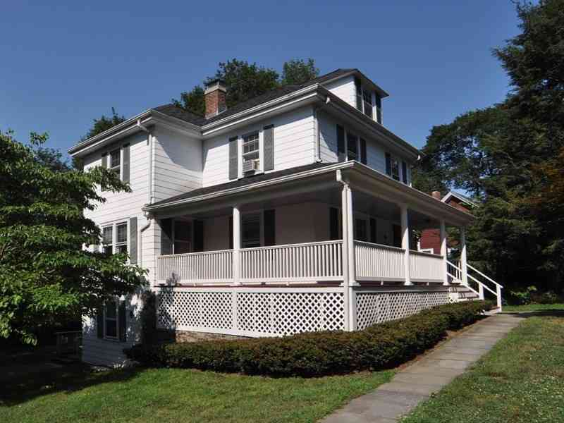 Apartment For Rent - 138R Weston Rd #138R<br/> Wellesley, MA 02482