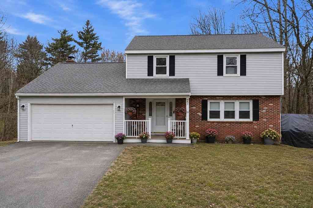 Homes For Sale - 35 Shannon Road<br/> Hampstead, NH 03841