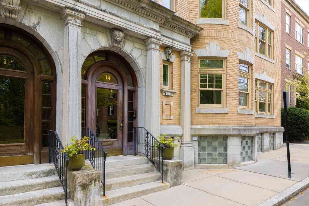 Condo For Sale - 14 Marshal Street #1<br/> Brookline, MA 02446