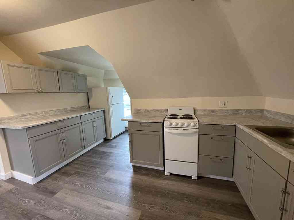 Apartment For Rent - 631 Somerset Ave #3<br/> Taunton, MA 02780