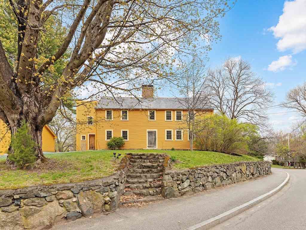 Homes For Sale - 483 Franklin Street<br/> Middlesex County, Reading, MA 01867