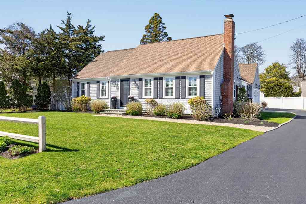 Homes For Sale - 110 Mariners Ln<br/> Barnstable County, Falmouth, MA 02540