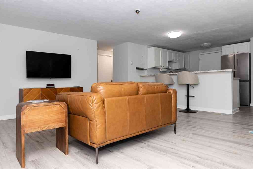 Condo For Rent - 215 Winter St #1P<br/> Weymouth, MA 02188