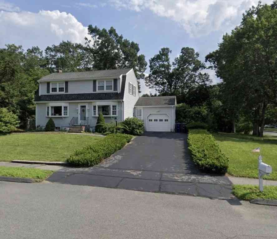 Homes For Sale - 12 Franklin Ave<br/> Middlesex County, Wilmington, MA 01887
