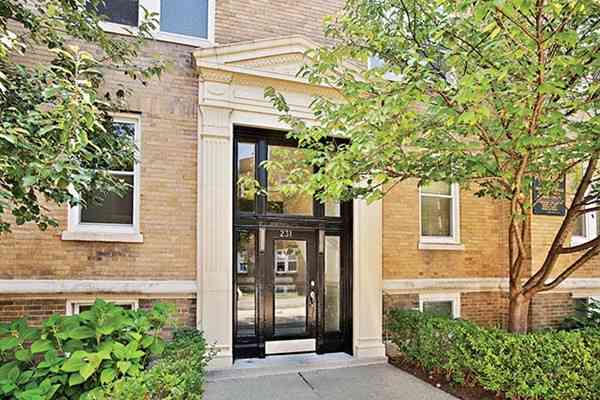Condo For Rent - 231 Freeman Street #1<br/> Brookline, MA 02446