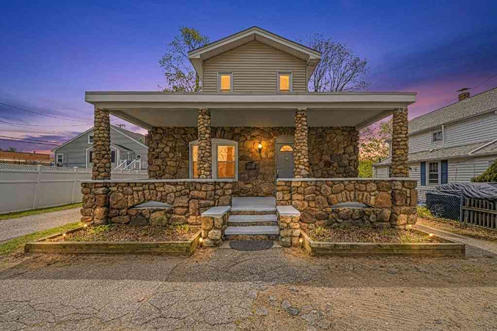 Homes For Sale - 12 Marietta Ave<br/> Norfolk County, Braintree, MA 02184