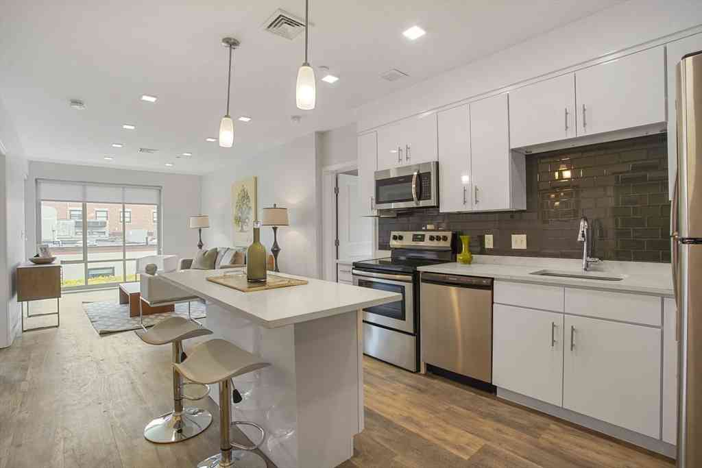 Apartment For Rent - 10 Essex St. #406<br/> Cambridge, MA 02139