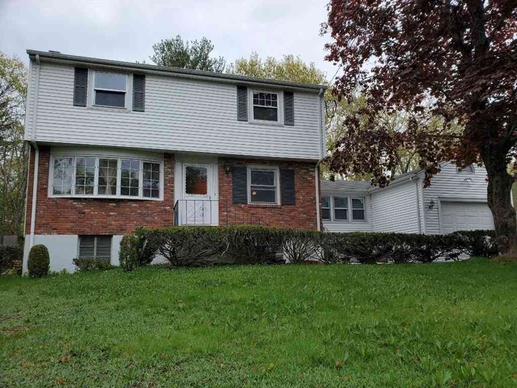 Homes For Sale - 1696 Liberty St<br/> Norfolk County, Braintree, MA 02184