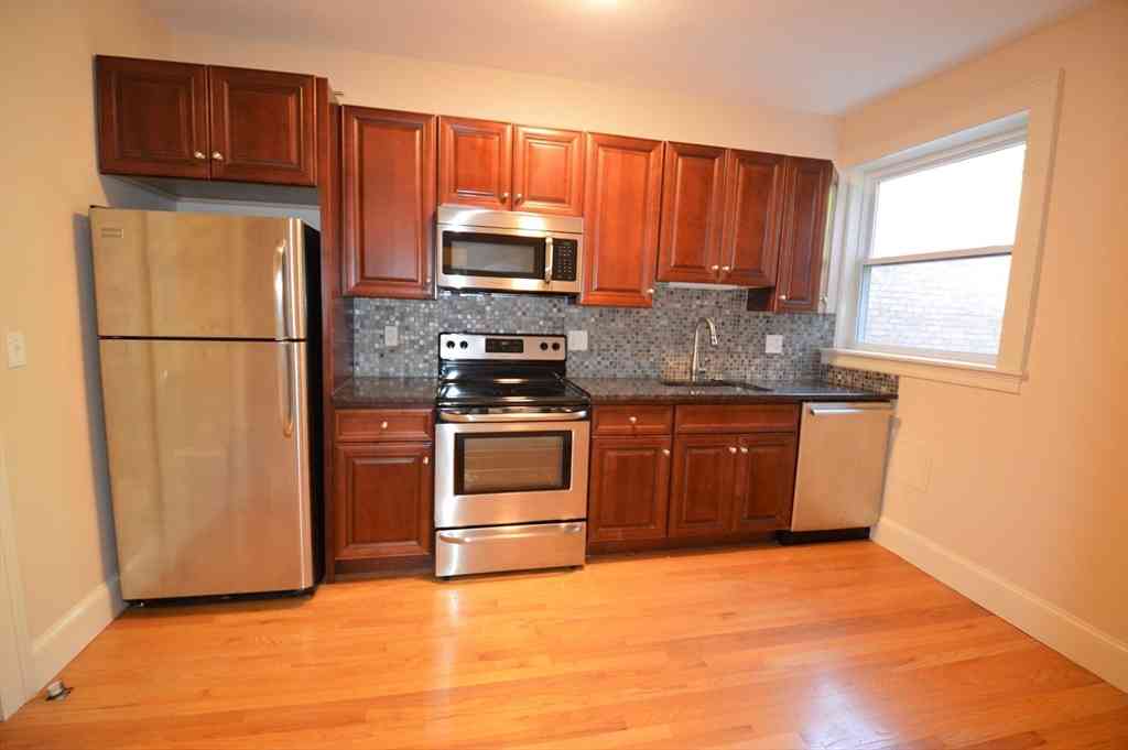 Condo For Rent - 35 Saint Paul St. #6<br/> Brookline, MA 02446
