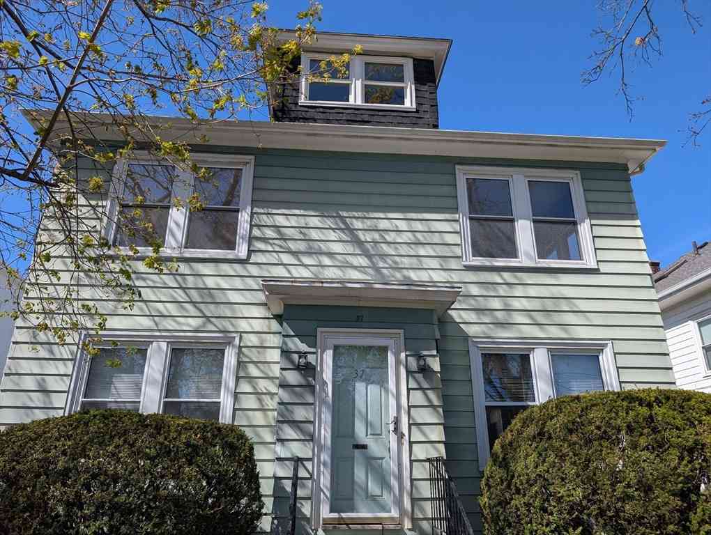Apartment For Rent - 37 Lafayette Place #2<br/> Salem, MA 01970
