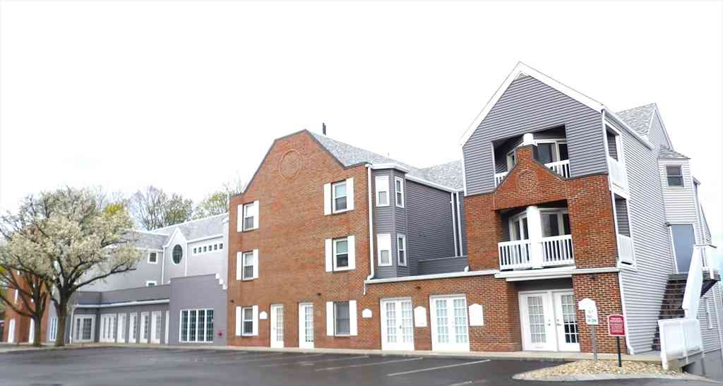 Condo For Sale - 212 Humphrey St #202<br/> Marblehead, MA 01945