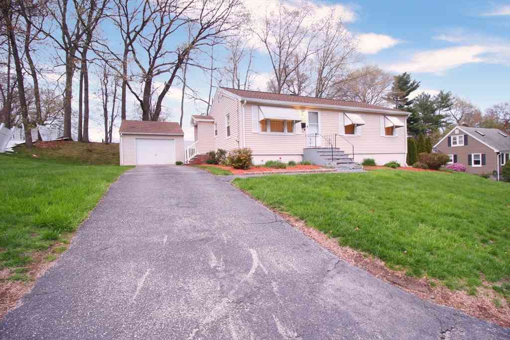 Homes For Sale - 35 Ponderosa Ave<br/> Methuen, MA 01844