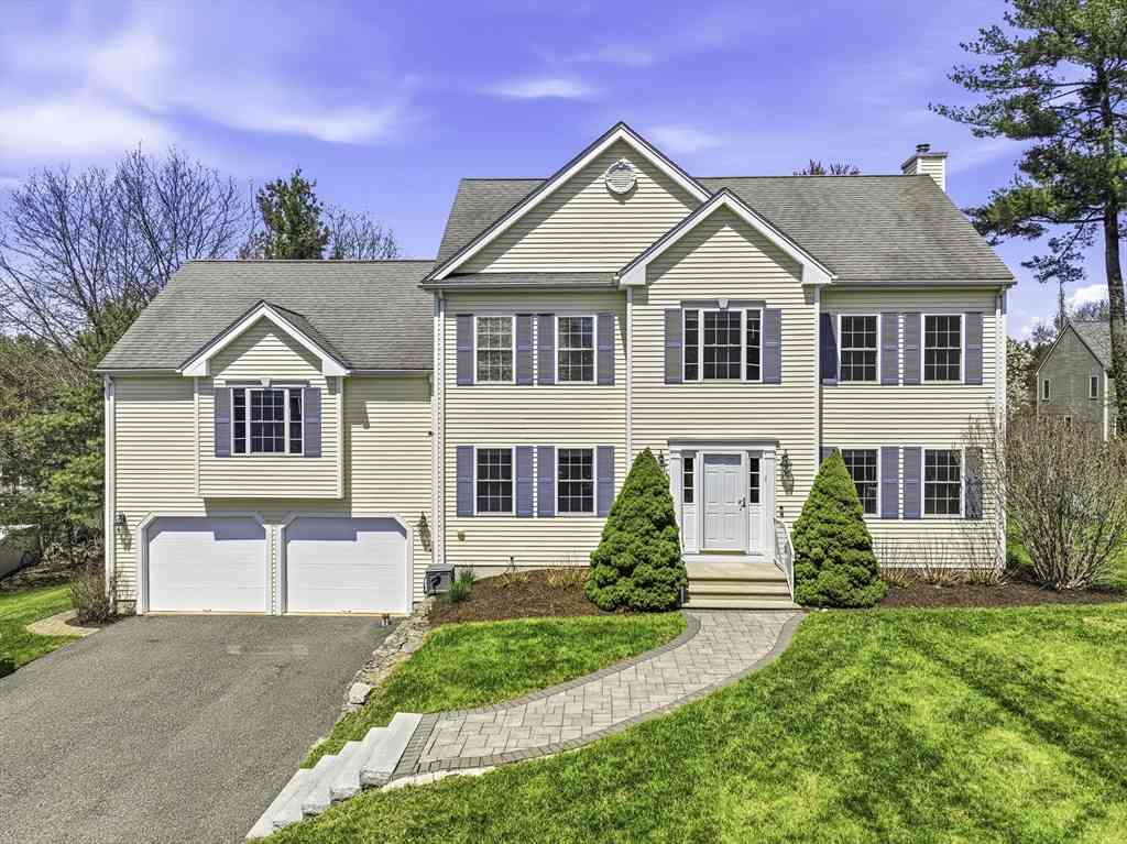 Homes For Sale - 1 Quail Run<br/> Worcester County, Upton, MA 01568