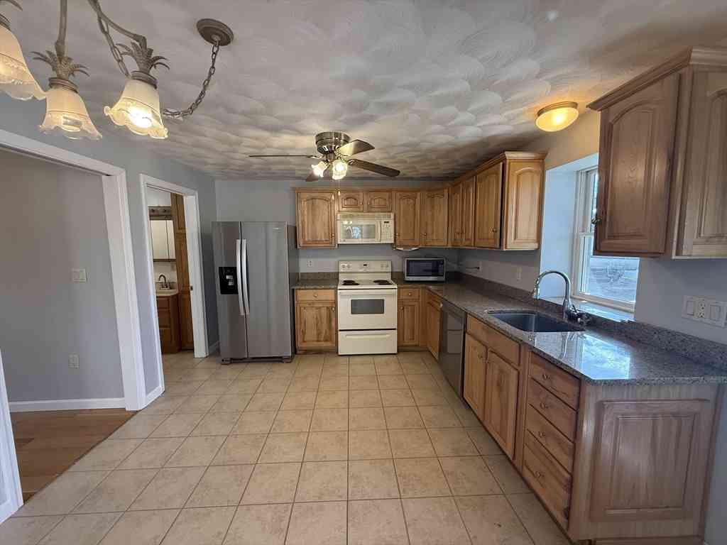 Apartment For Rent - 525 Proctor Ave #1<br/> Revere, MA 02151
