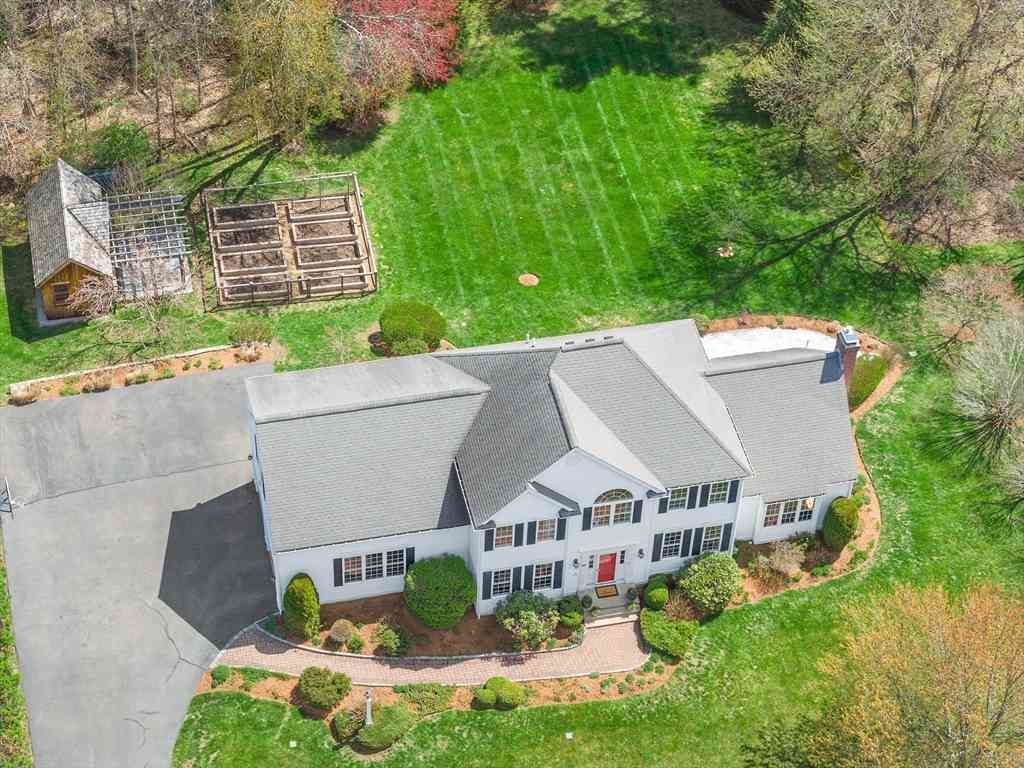 Homes For Sale - 25 Hardwick Rd<br/> Middlesex County, Ashland, MA 01721